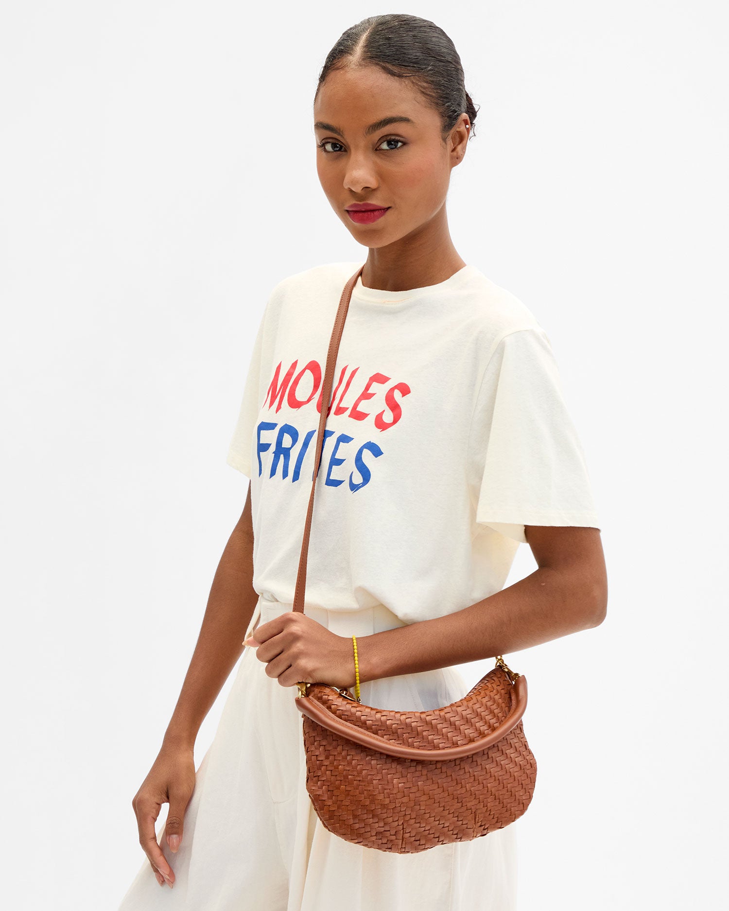 Petit Moyen as a crossbody bag