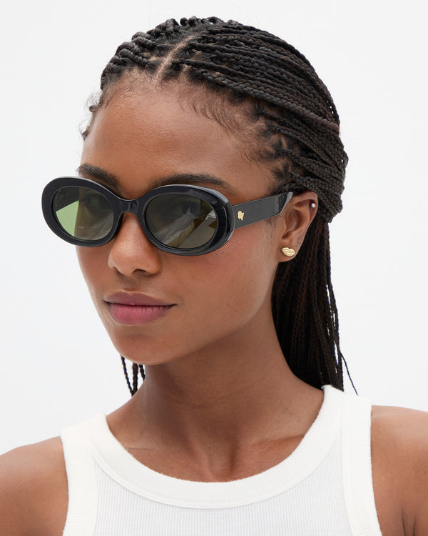 Tati Sunglasses side view on Vitoria